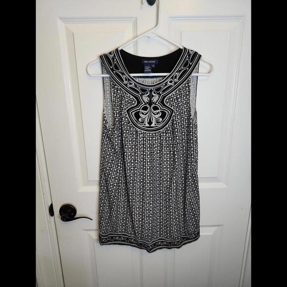 Sleevless top - Picture 1 of 2